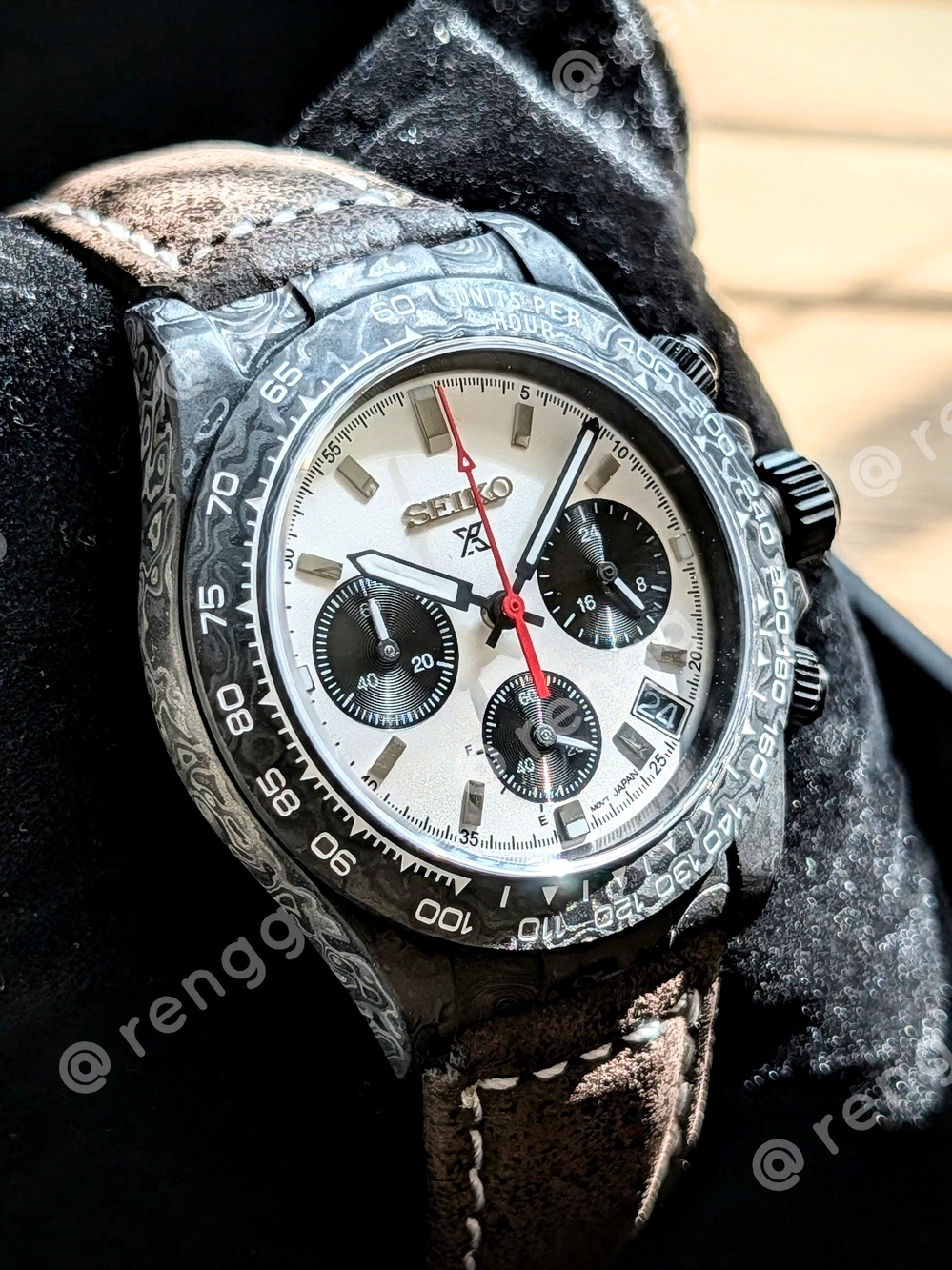 39mm Seiko Solid Carbon Fiber Men’s Chronograph Panda Sapphire Crystal 100M